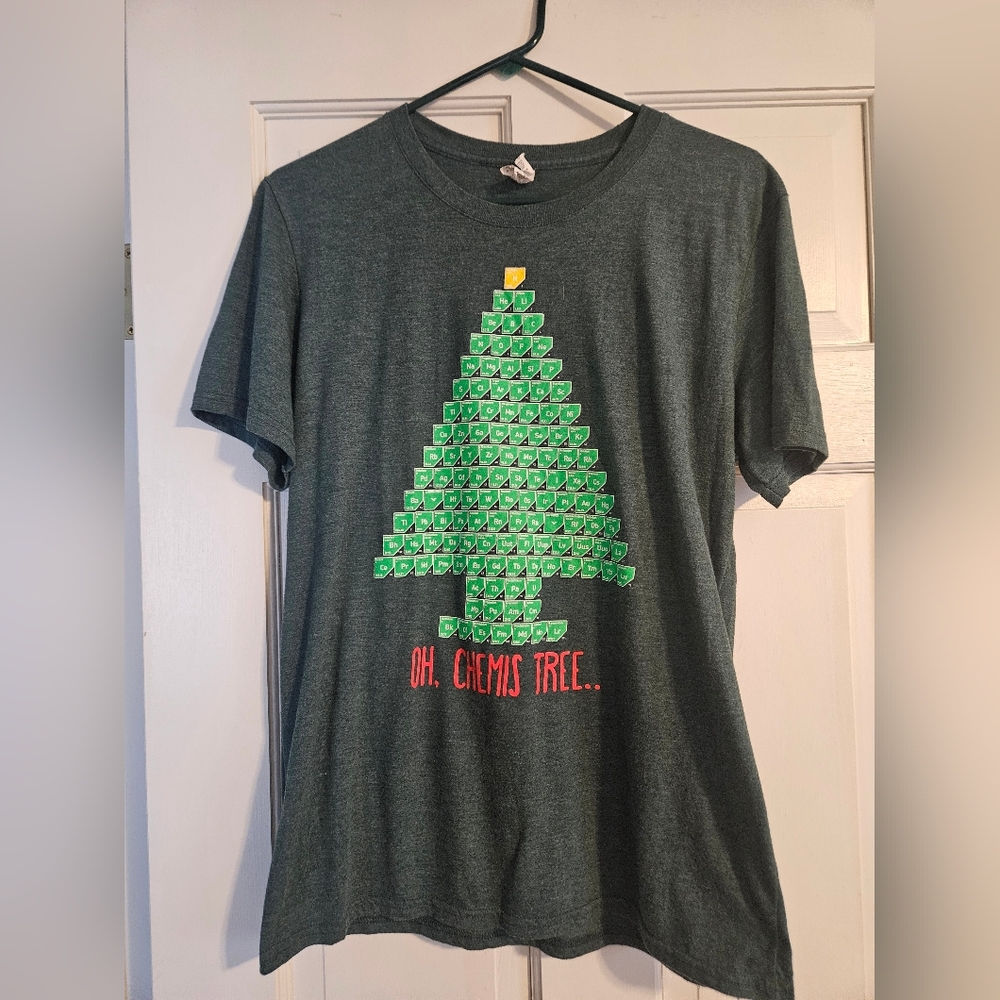 "Oh Chemis-tree" T-shirt